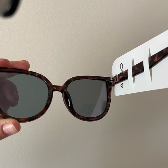 Aldo sunglasses for sale! - Picture 4 of 5